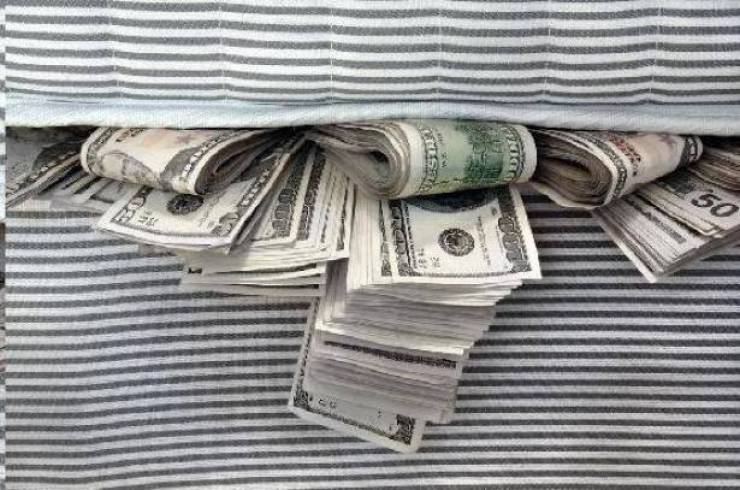 ملايين تحت الفراش